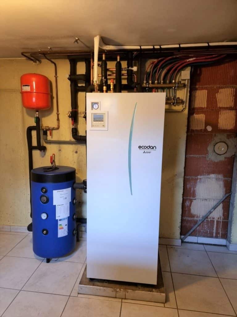 Aperçue d'une pompe à chaleur air-eau Mitsubishi